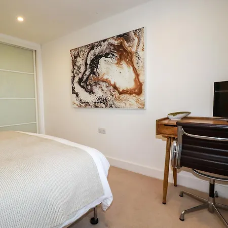 4 Ocean Gate Apartment *