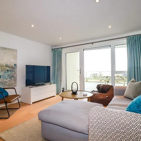 4 Ocean Gate Apartment *
