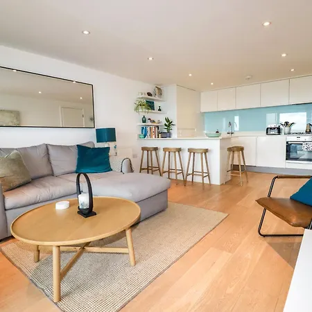 4 Ocean Gate Apartment *