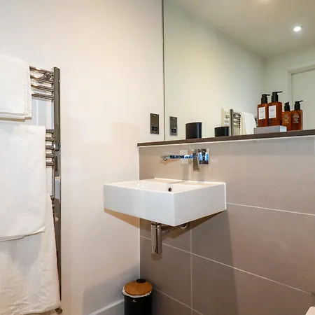 4 Ocean Gate * New Quay
