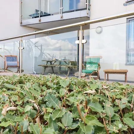 4 Ocean Gate * New Quay